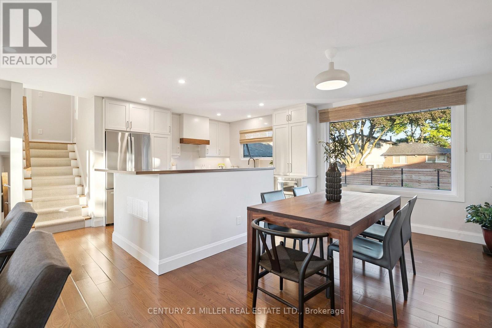 238 Slater Crescent, Oakville, Ontario  L6K 2C8 - Photo 14 - W12486314