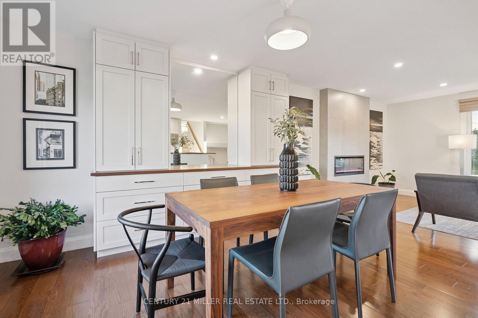 238 Slater Crescent, Oakville, Ontario  L6K 2C8 - Photo 16 - W12486314