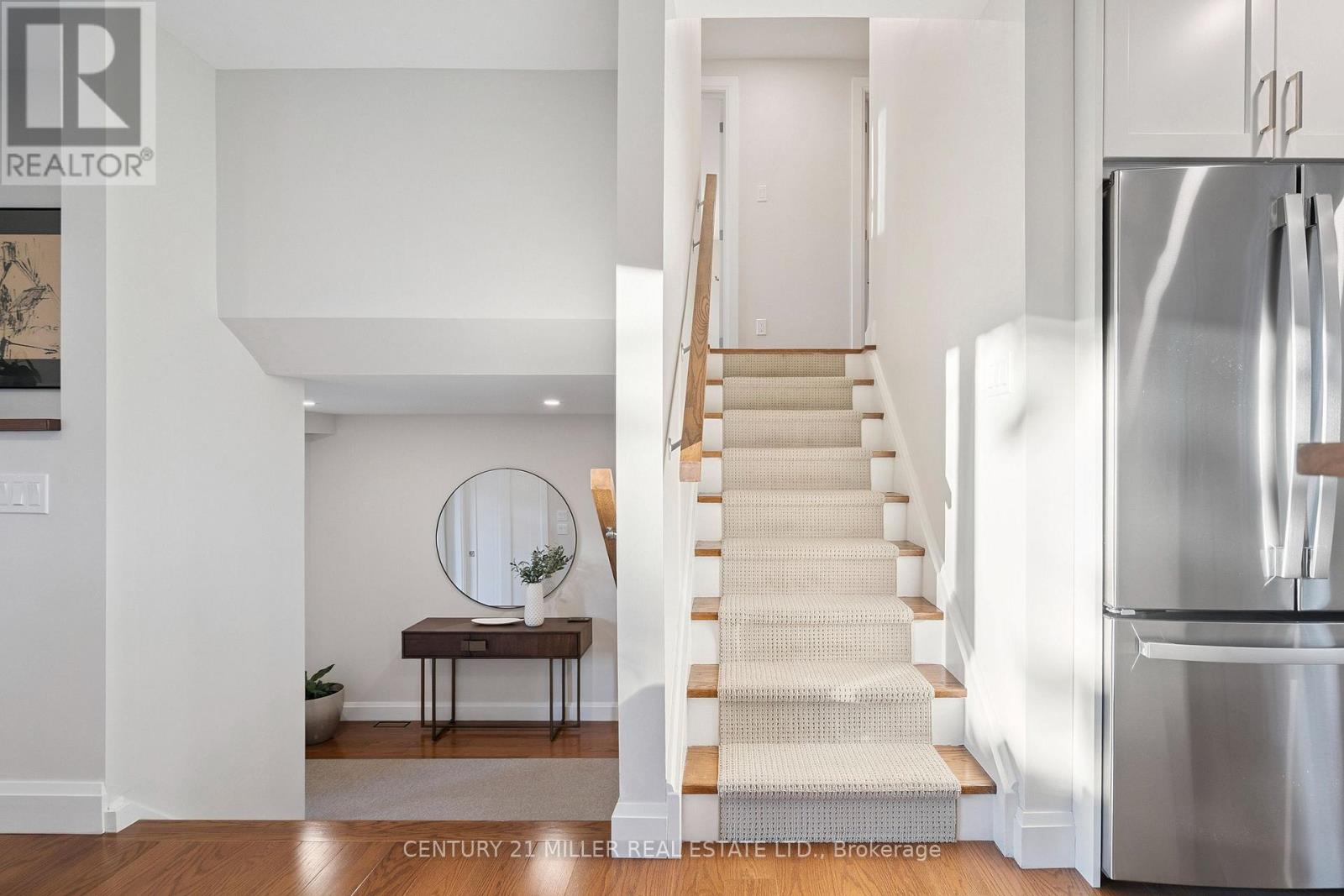 238 Slater Crescent, Oakville, Ontario  L6K 2C8 - Photo 17 - W12486314