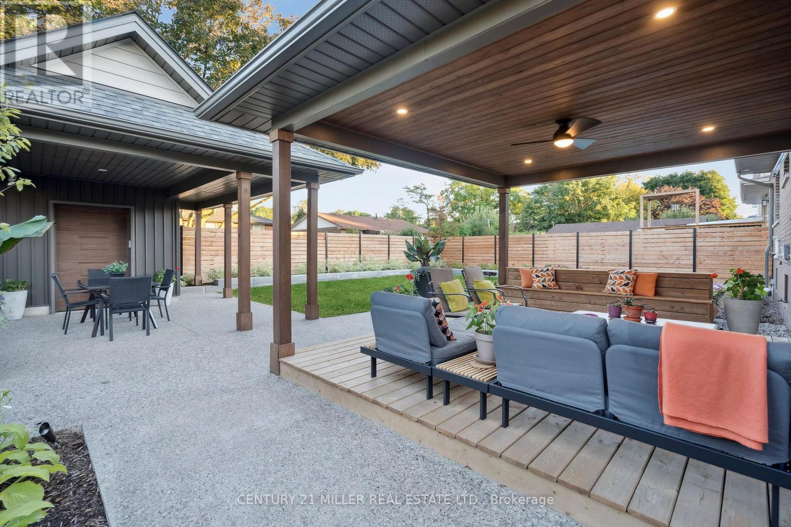 238 Slater Crescent, Oakville, Ontario  L6K 2C8 - Photo 31 - W12486314