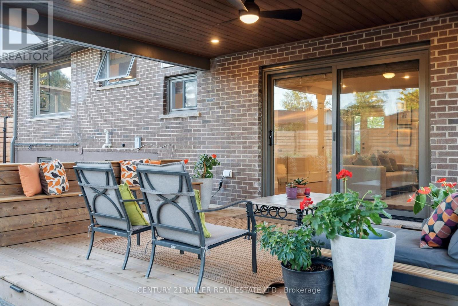 238 Slater Crescent, Oakville, Ontario  L6K 2C8 - Photo 33 - W12486314