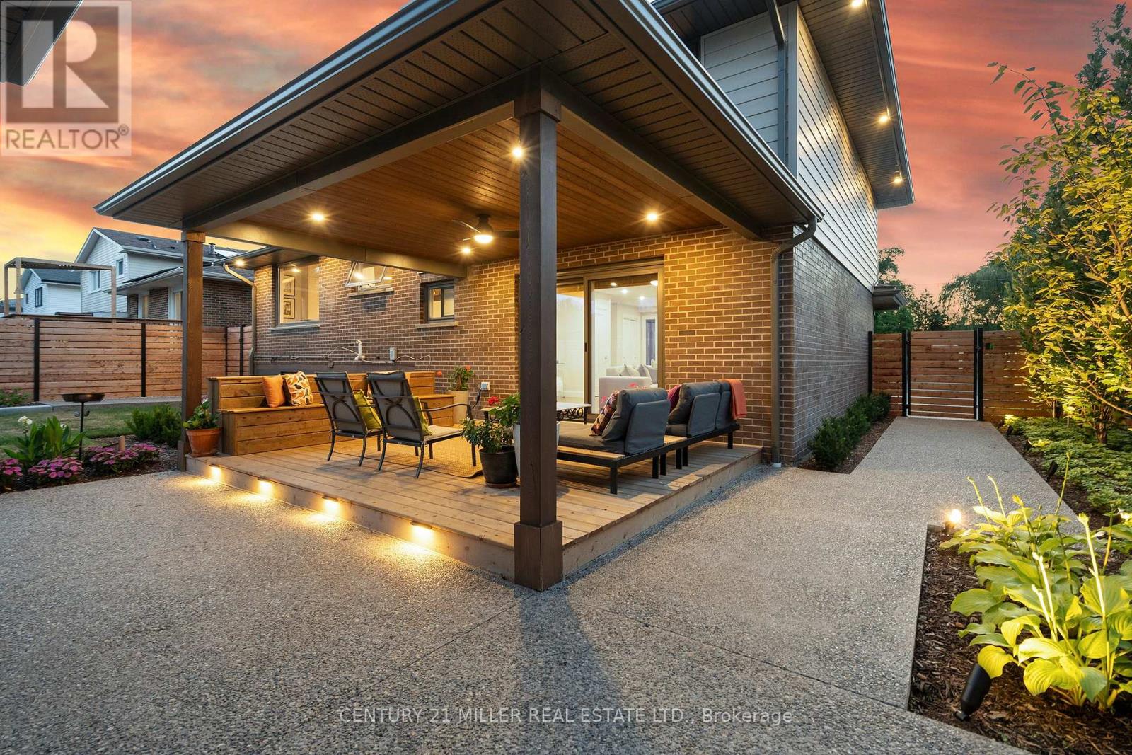 238 Slater Crescent, Oakville, Ontario  L6K 2C8 - Photo 37 - W12486314