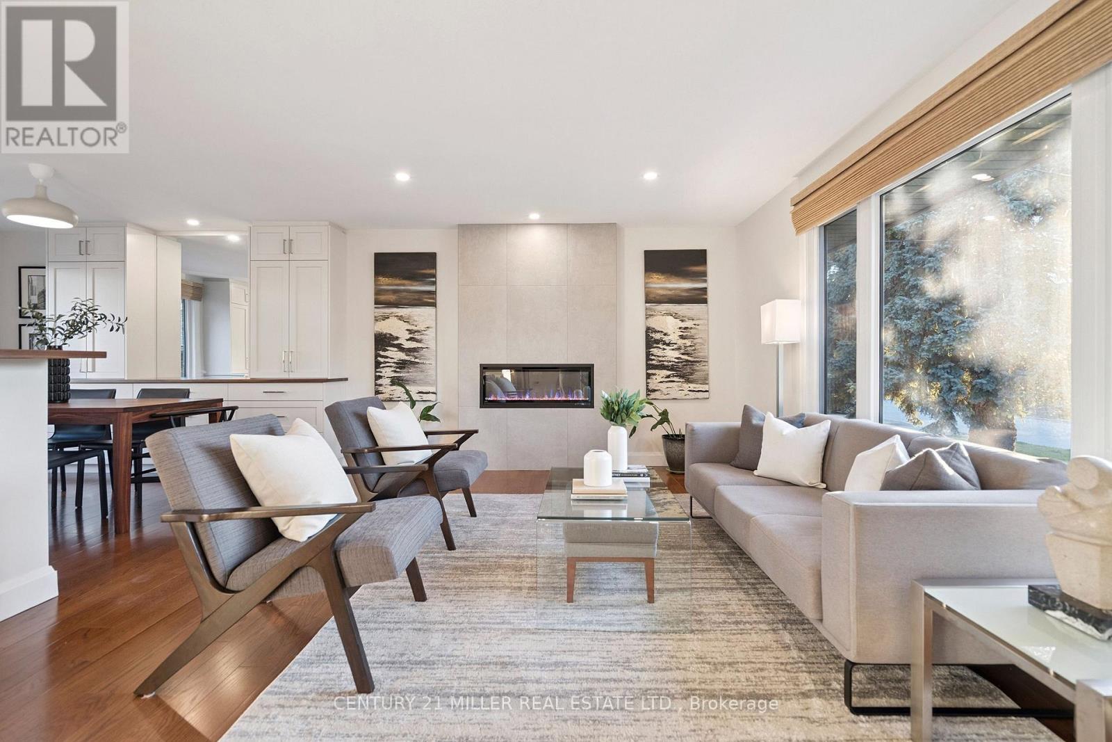 238 Slater Crescent, Oakville, Ontario  L6K 2C8 - Photo 5 - W12486314