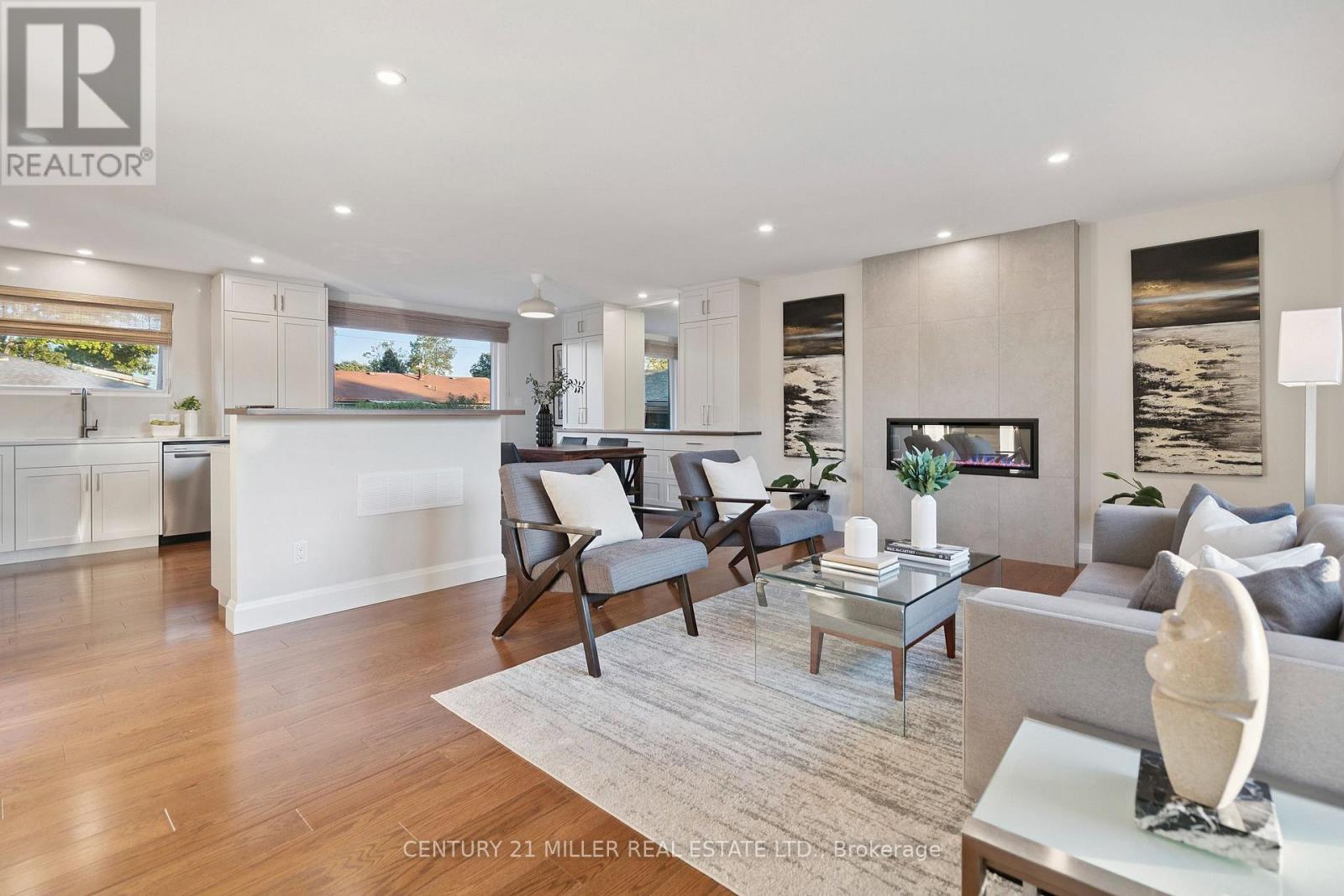 238 Slater Crescent, Oakville, Ontario  L6K 2C8 - Photo 6 - W12486314