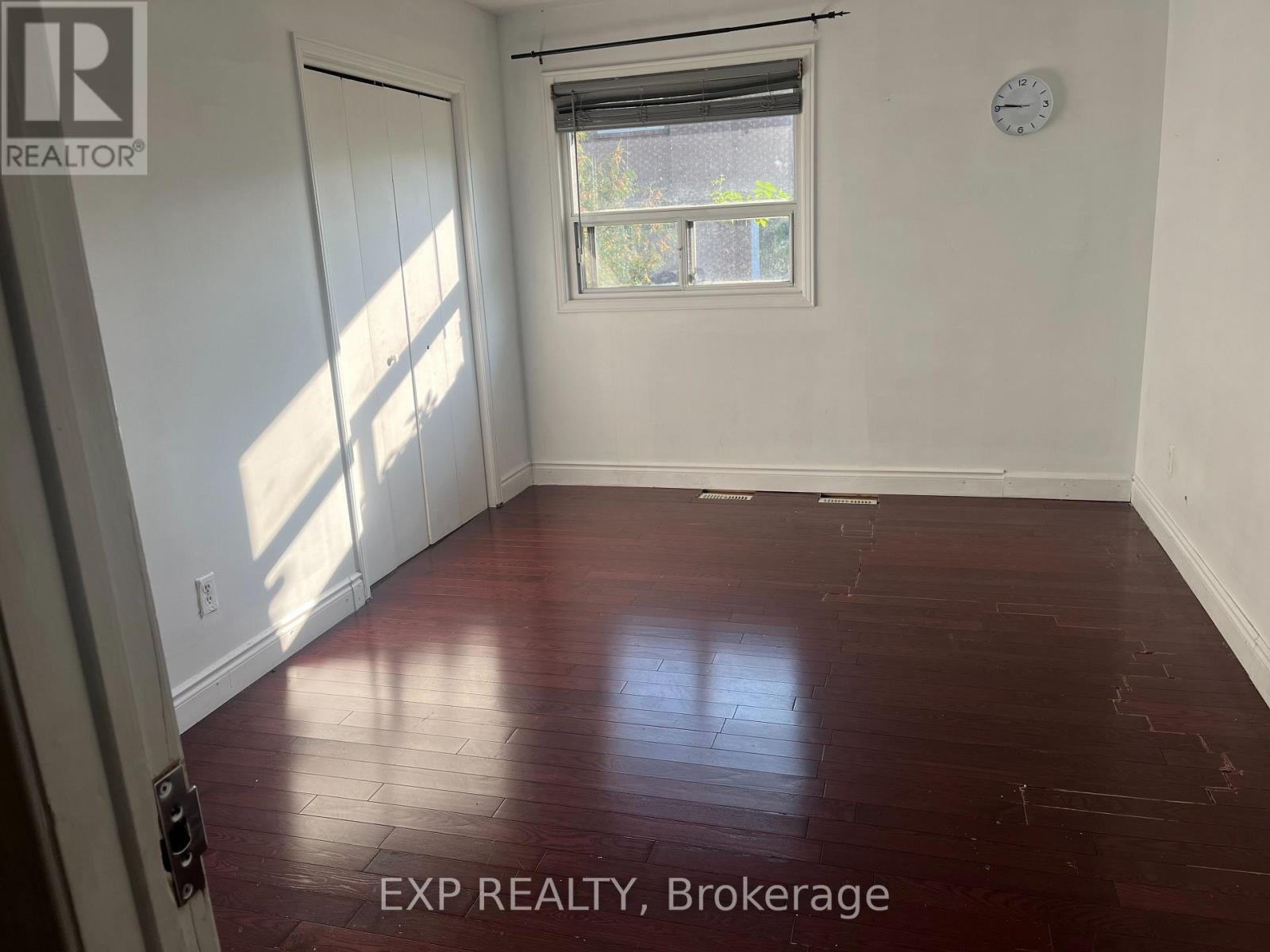 3215 Parkerhill Road, Mississauga, Ontario  L5B 1V7 - Photo 8 - W12486345