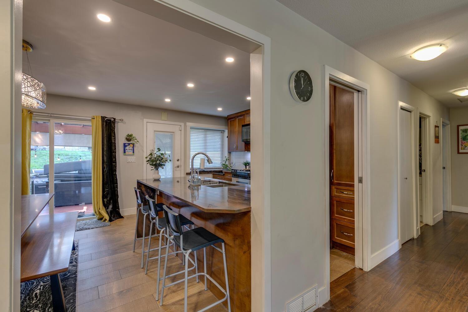 14686 St. Andrews Drive, Surrey, British Columbia  V3R 5V4 - Photo 10 - R3062546