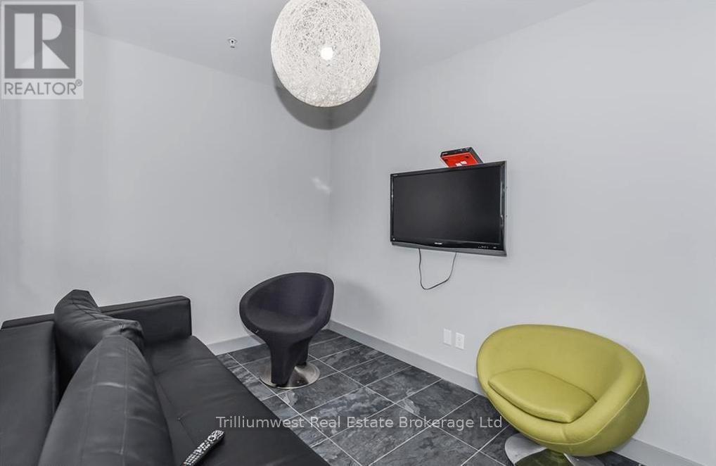 1 Victoria Street, Kitchener, Ontario  N2G 1C2 - Photo 24 - X12486362