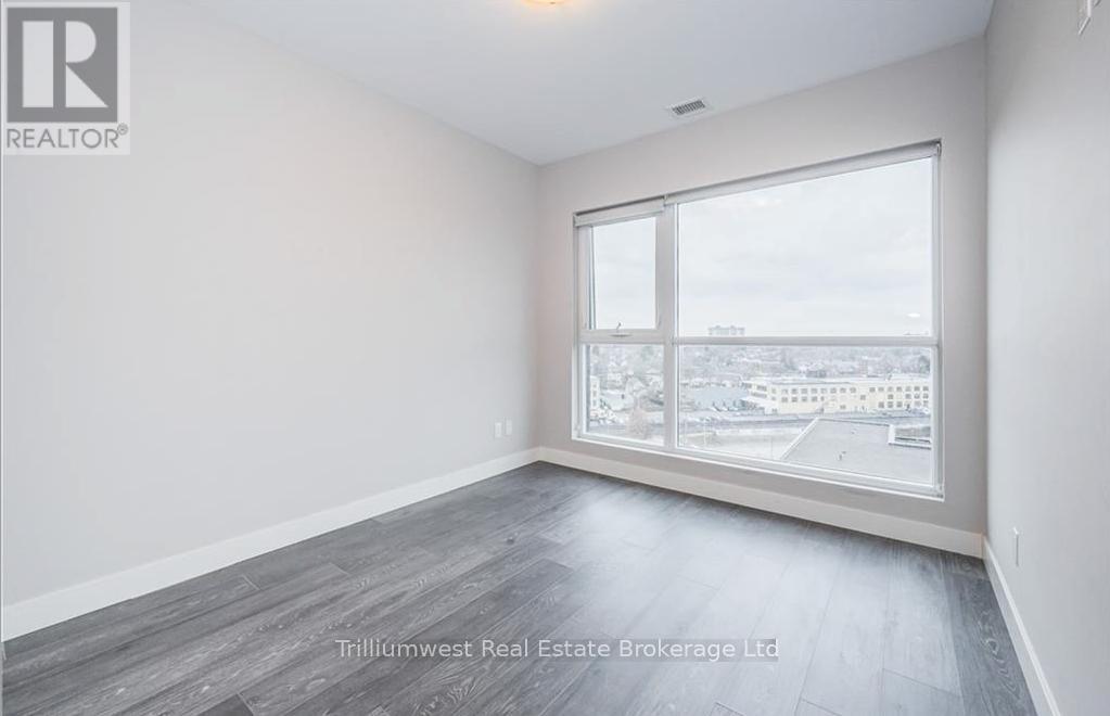 1 Victoria Street, Kitchener, Ontario  N2G 1C2 - Photo 7 - X12486362