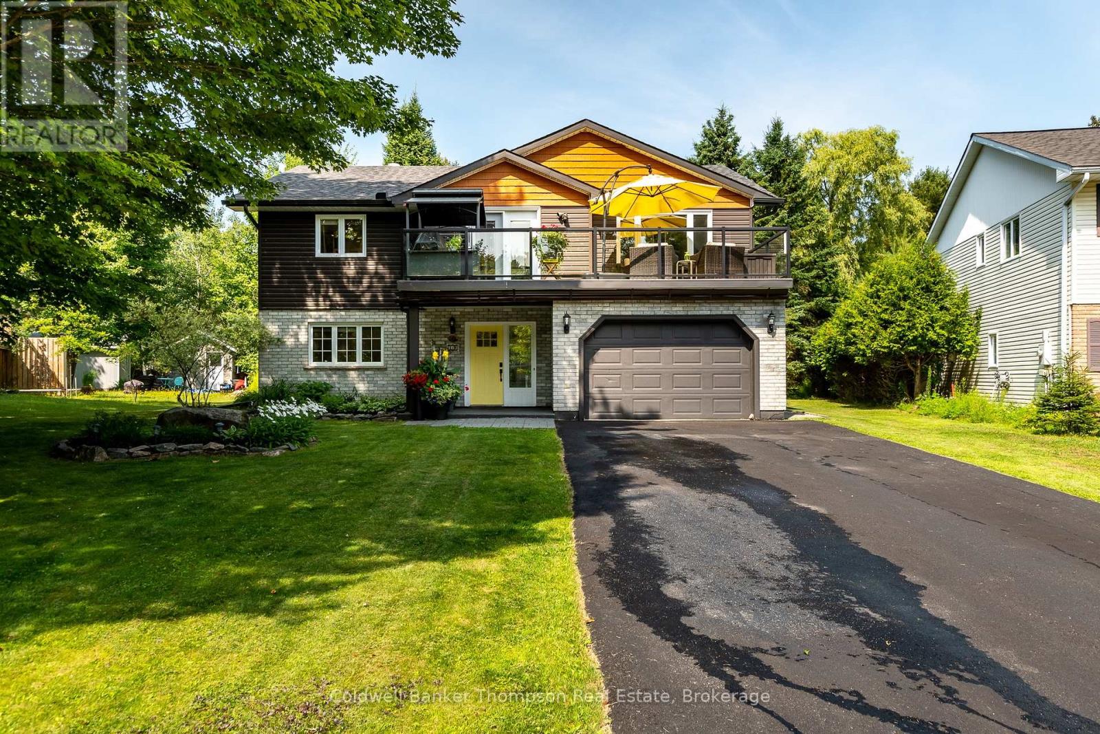 19 Beechwood Path, Huntsville, Ontario  P1H 1S6 - Photo 1 - X12486396