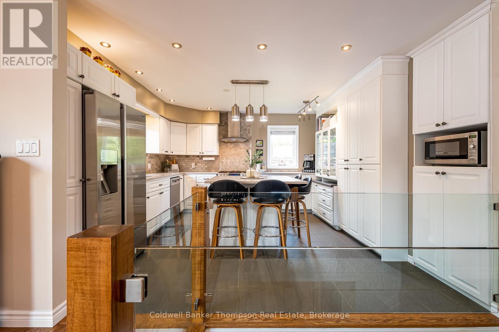 19 Beechwood Path, Huntsville, Ontario  P1H 1S6 - Photo 6 - X12486396