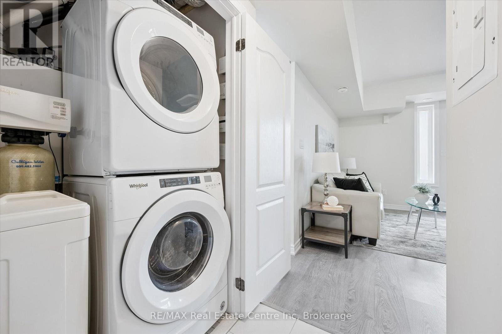 252 Law Drive, Guelph, Ontario  N1E 0P6 - Photo 10 - X12486433