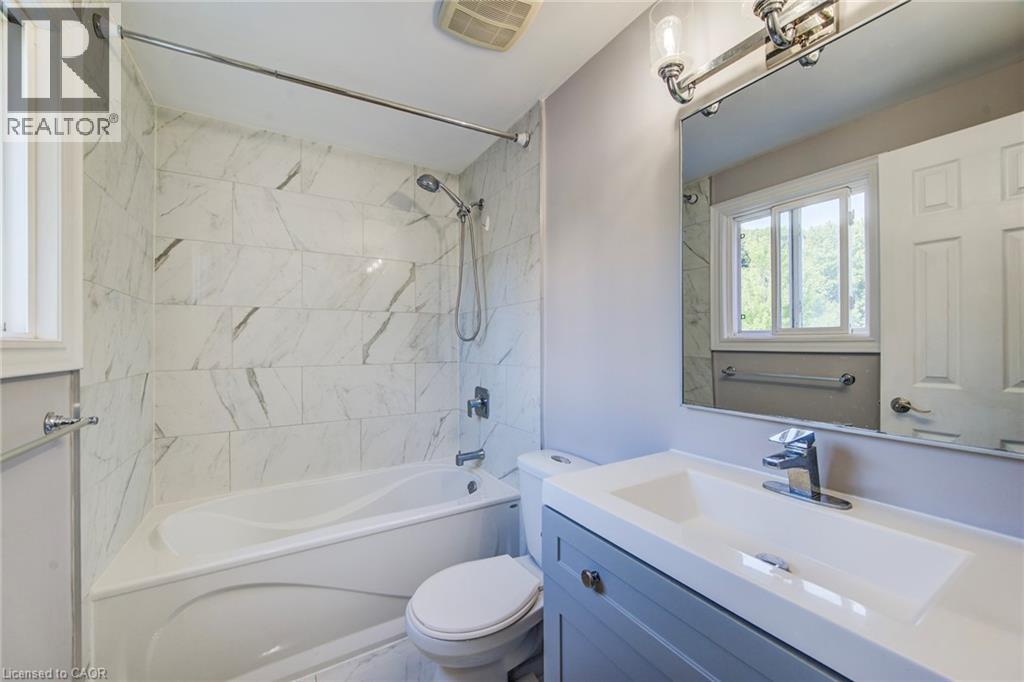 204 Country Hill Drive, Kitchener, Ontario  N2E 1R6 - Photo 17 - 40767516