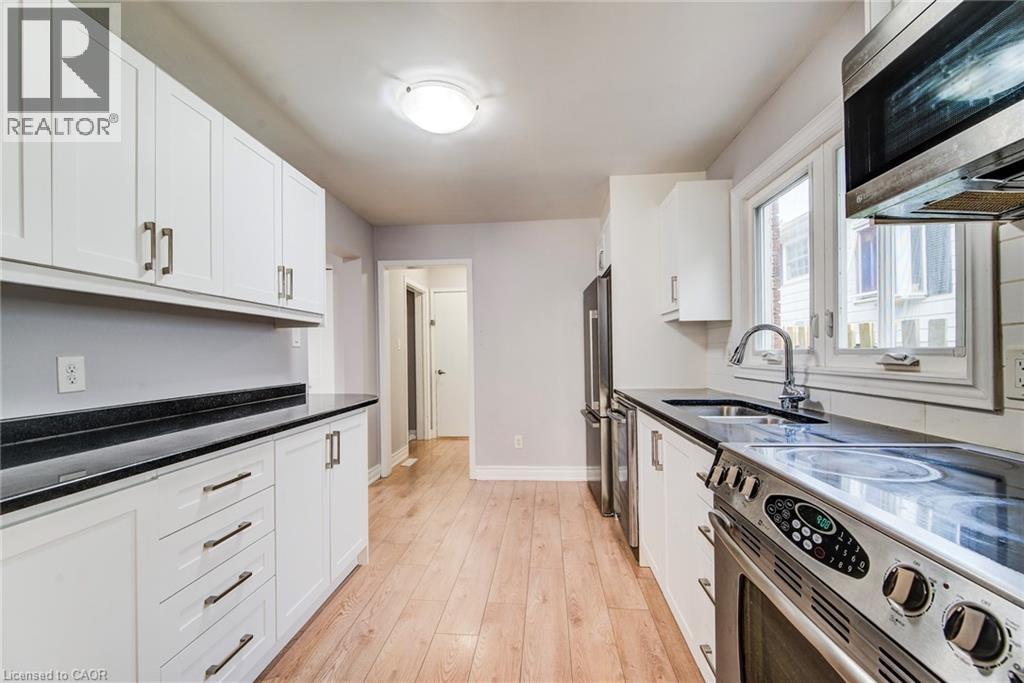 204 Country Hill Drive, Kitchener, Ontario  N2E 1R6 - Photo 12 - 40767516