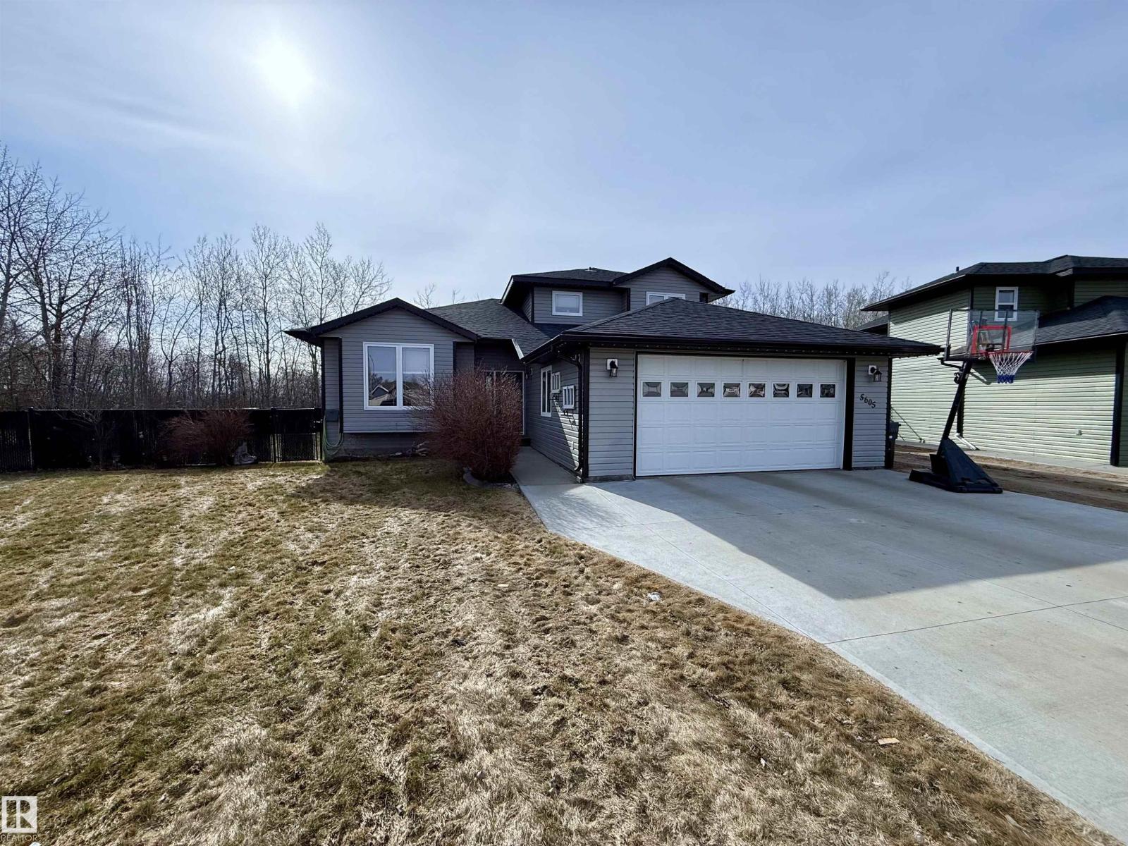 5605 48 AV, St. Paul Town, Alberta