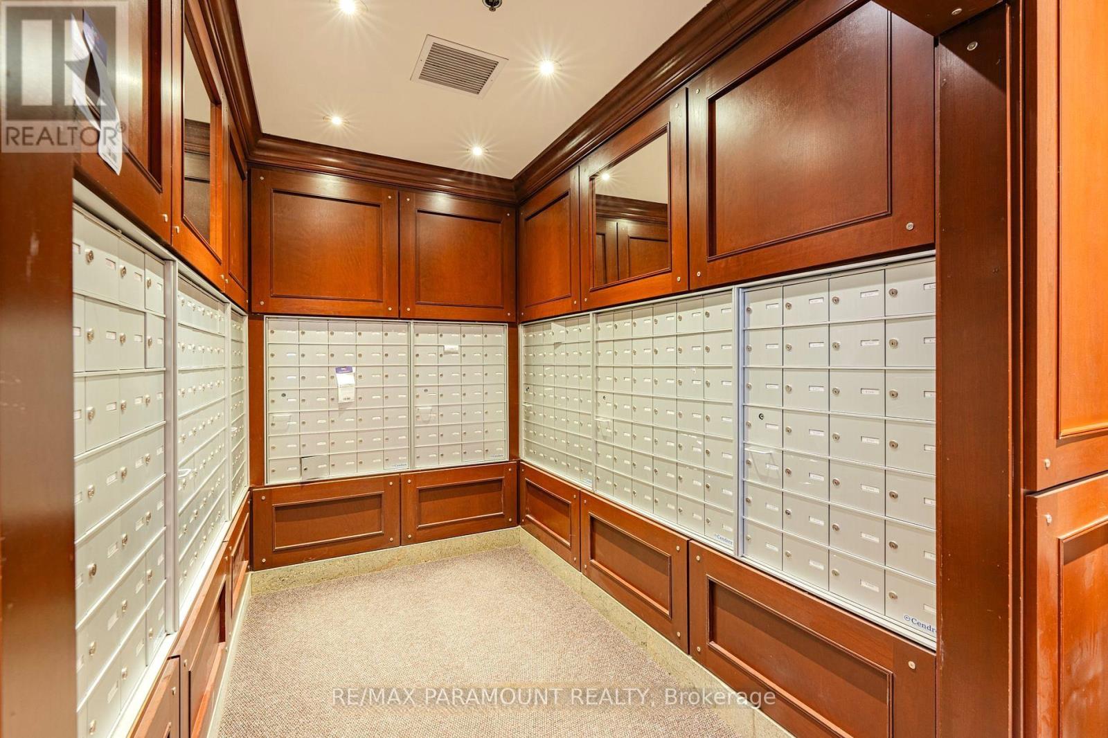 404 - 234 Rideau Street, Ottawa, Ontario  K1W 5X8 - Photo 5 - X12486320