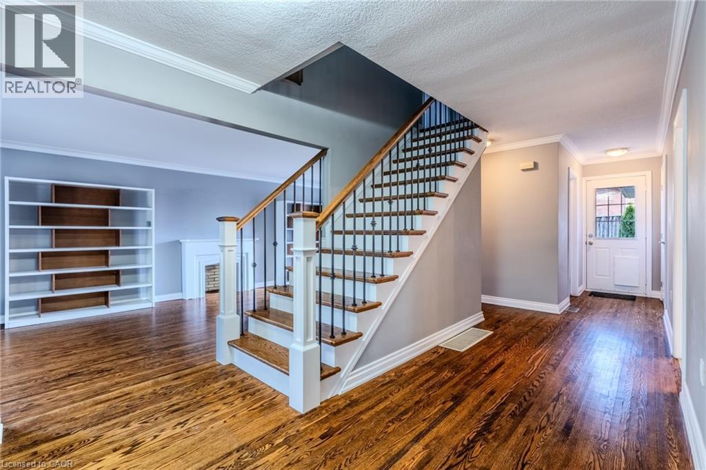 158 Chester Avenue, Hamilton, Ontario  L9C 2X1 - Photo 3 - 40782068