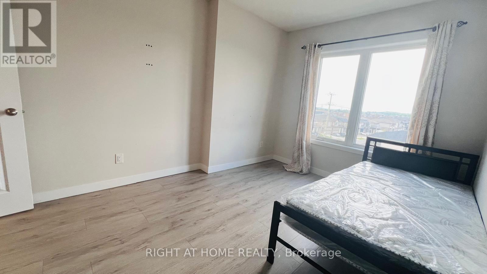 B-3 - 160 Rochefort Street, Kitchener, Ontario  N2P 0P5 - Photo 11 - X12486354