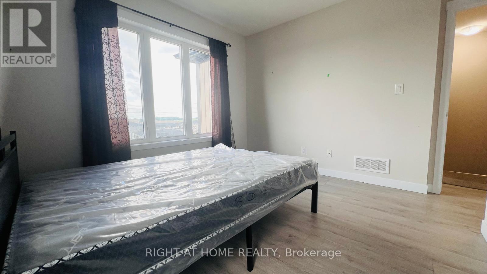 B-3 - 160 Rochefort Street, Kitchener, Ontario  N2P 0P5 - Photo 13 - X12486354