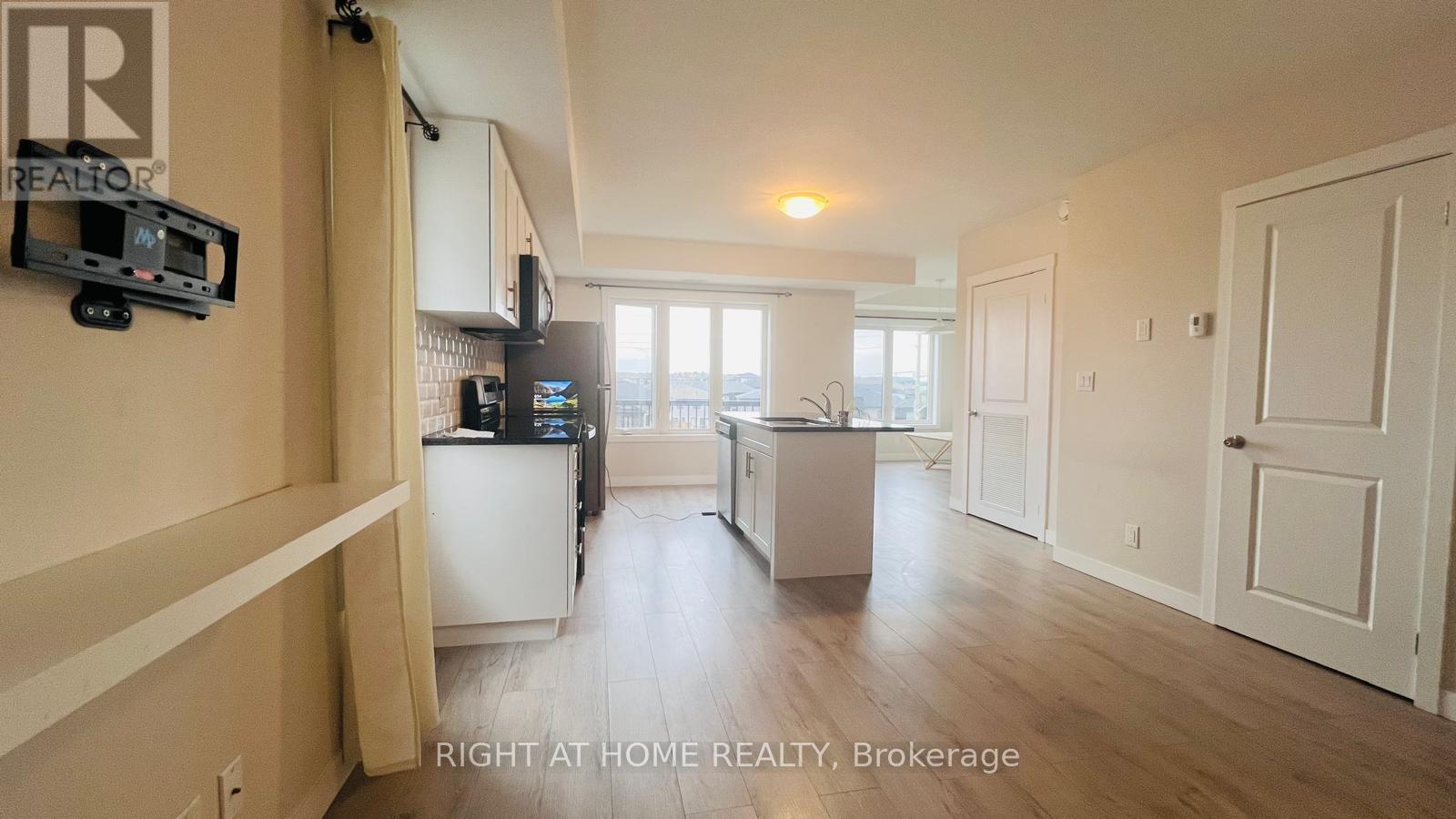 B-3 - 160 Rochefort Street, Kitchener, Ontario  N2P 0P5 - Photo 6 - X12486354