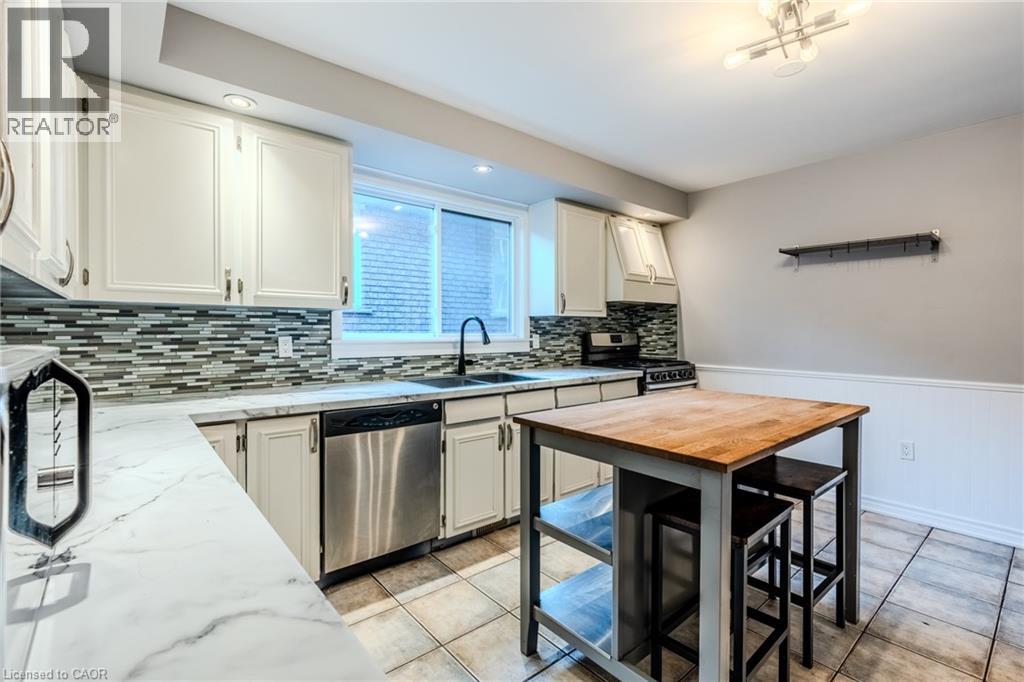 158 Chester Avenue, Hamilton, Ontario  L9C 2X1 - Photo 8 - 40782068