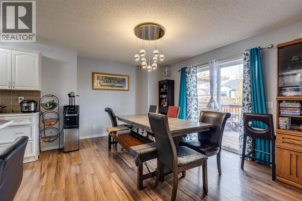 47 Westmount Road, Okotoks, Alberta  T1S 2J3 - Photo 6 - A2266980