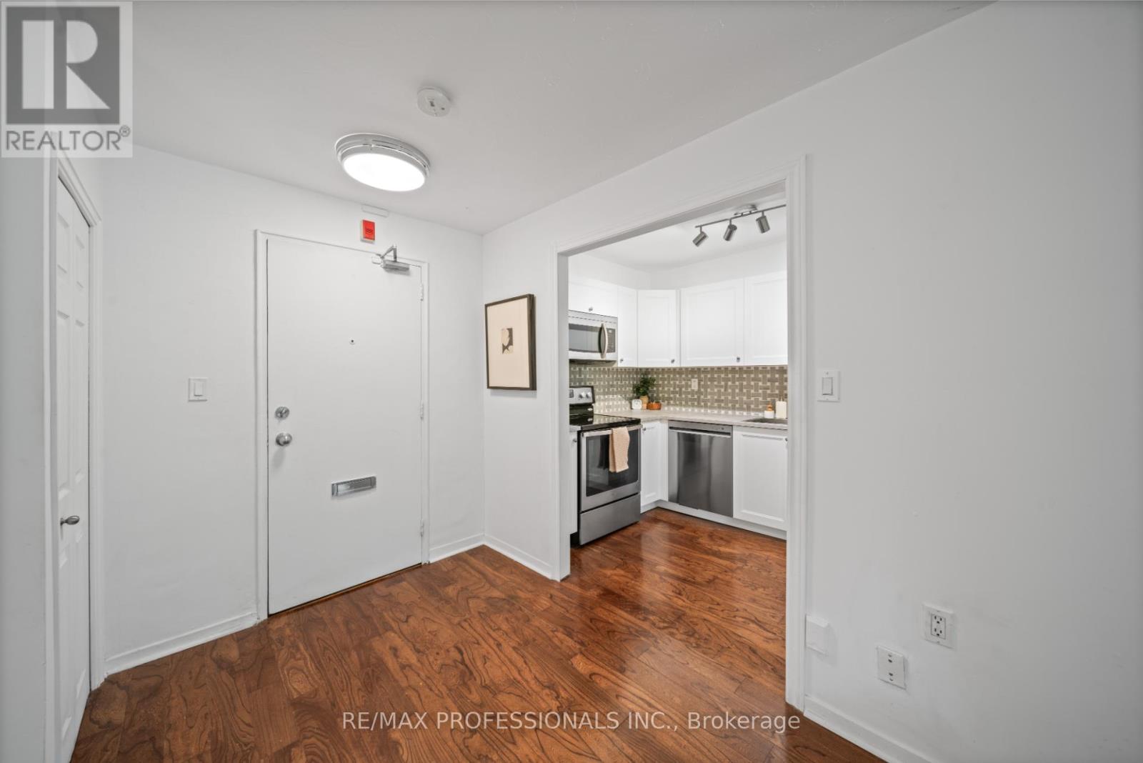 216 - 100 Coe Hill Drive, Toronto, Ontario  M6S 3E1 - Photo 3 - W12289884