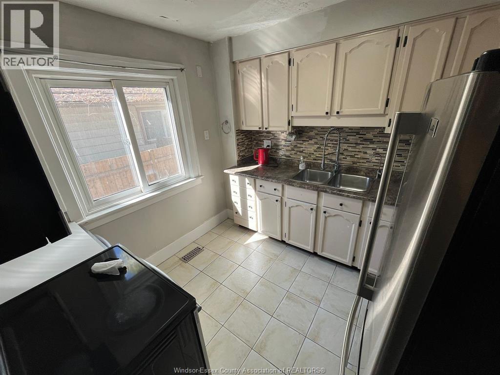 1642 Adanac Avenue, Windsor, Ontario  N9B 1N6 - Photo 5 - 25027404