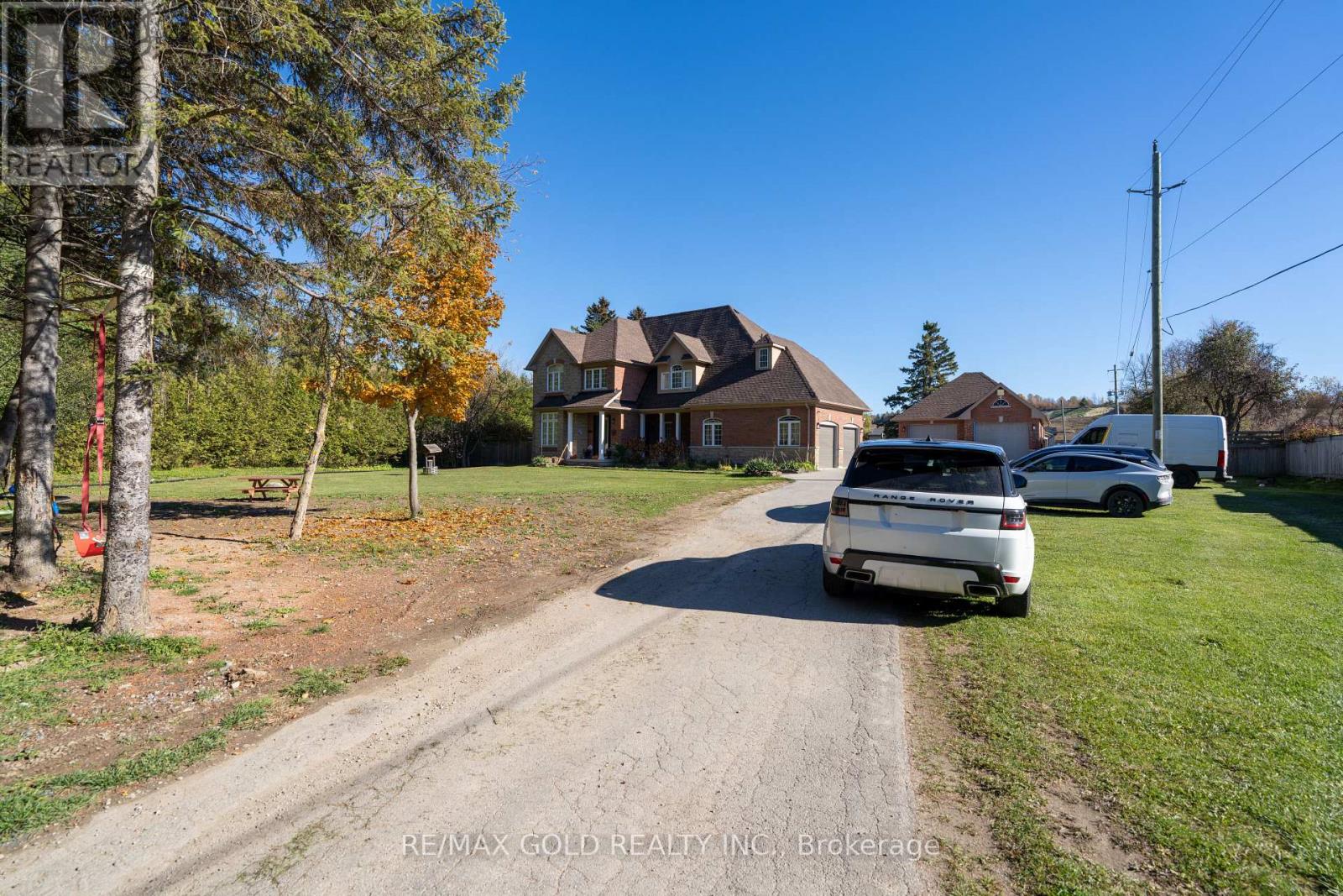 9465 17th Side Road, Erin, Ontario  N0B 1Z0 - Photo 4 - X12482350