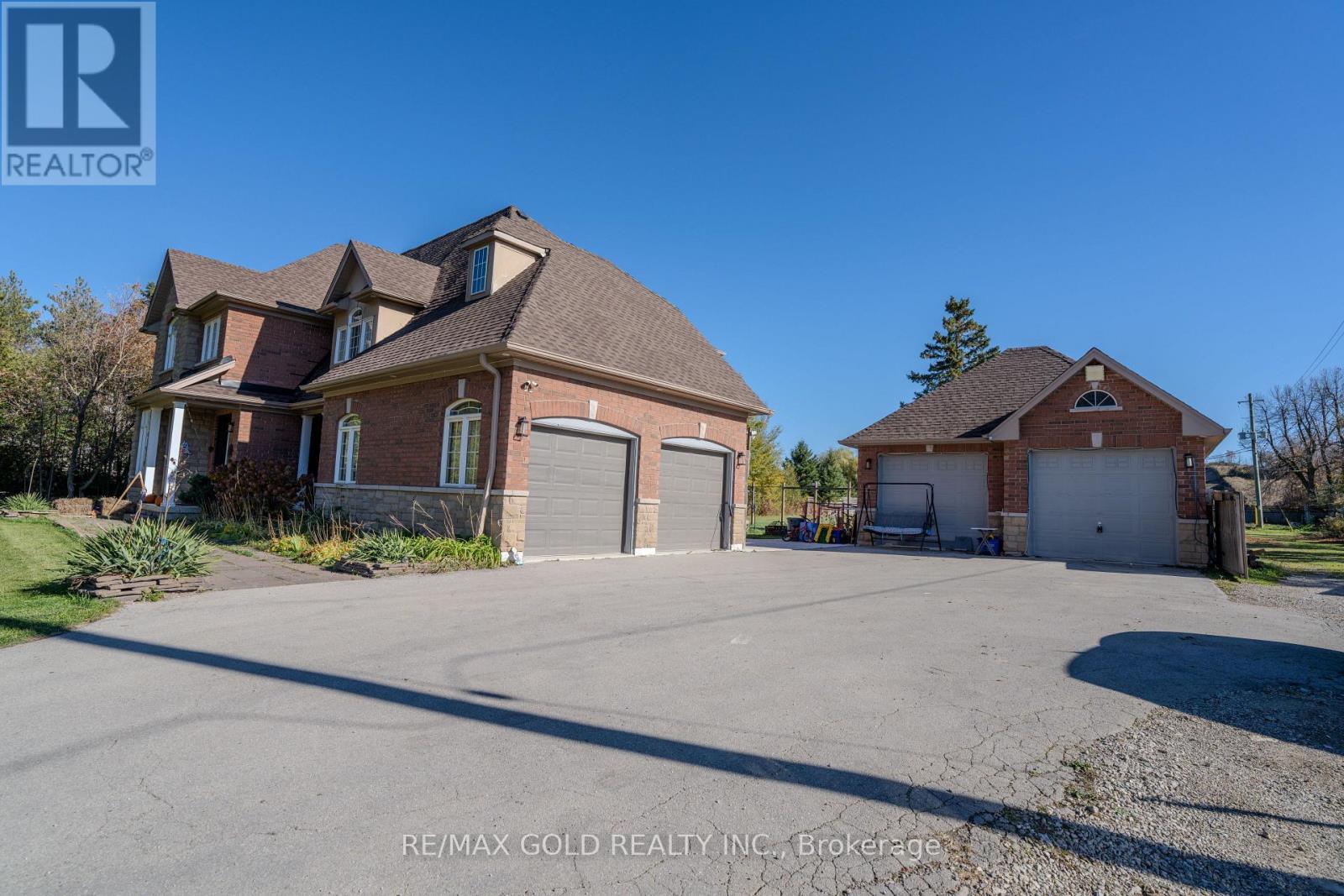 9465 17th Side Road, Erin, Ontario  N0B 1Z0 - Photo 3 - X12482350