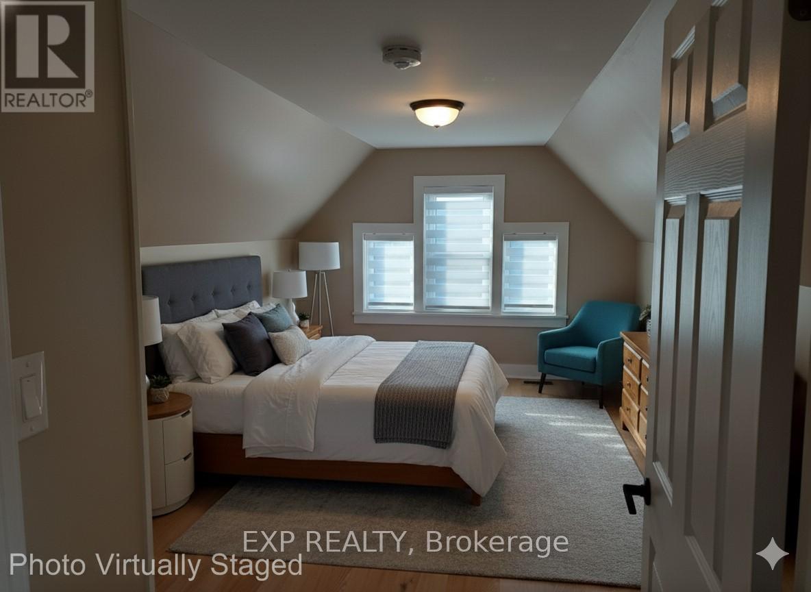 Loft - 148 Gibson Avenue, Hamilton, Ontario  L8L 6J8 - Photo 5 - X12438194