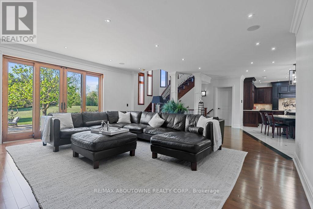 2659 2 Side Road, Burlington, Ontario  L7M 0T7 - Photo 17 - W12165935