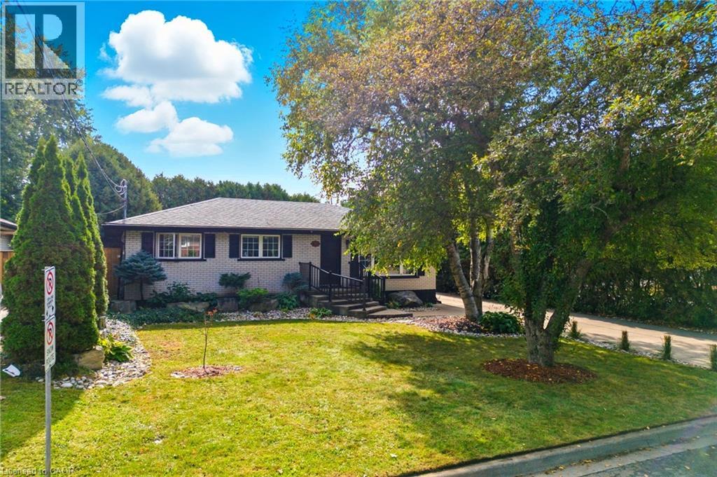 31 VARADI Avenue, Brantford, Ontario