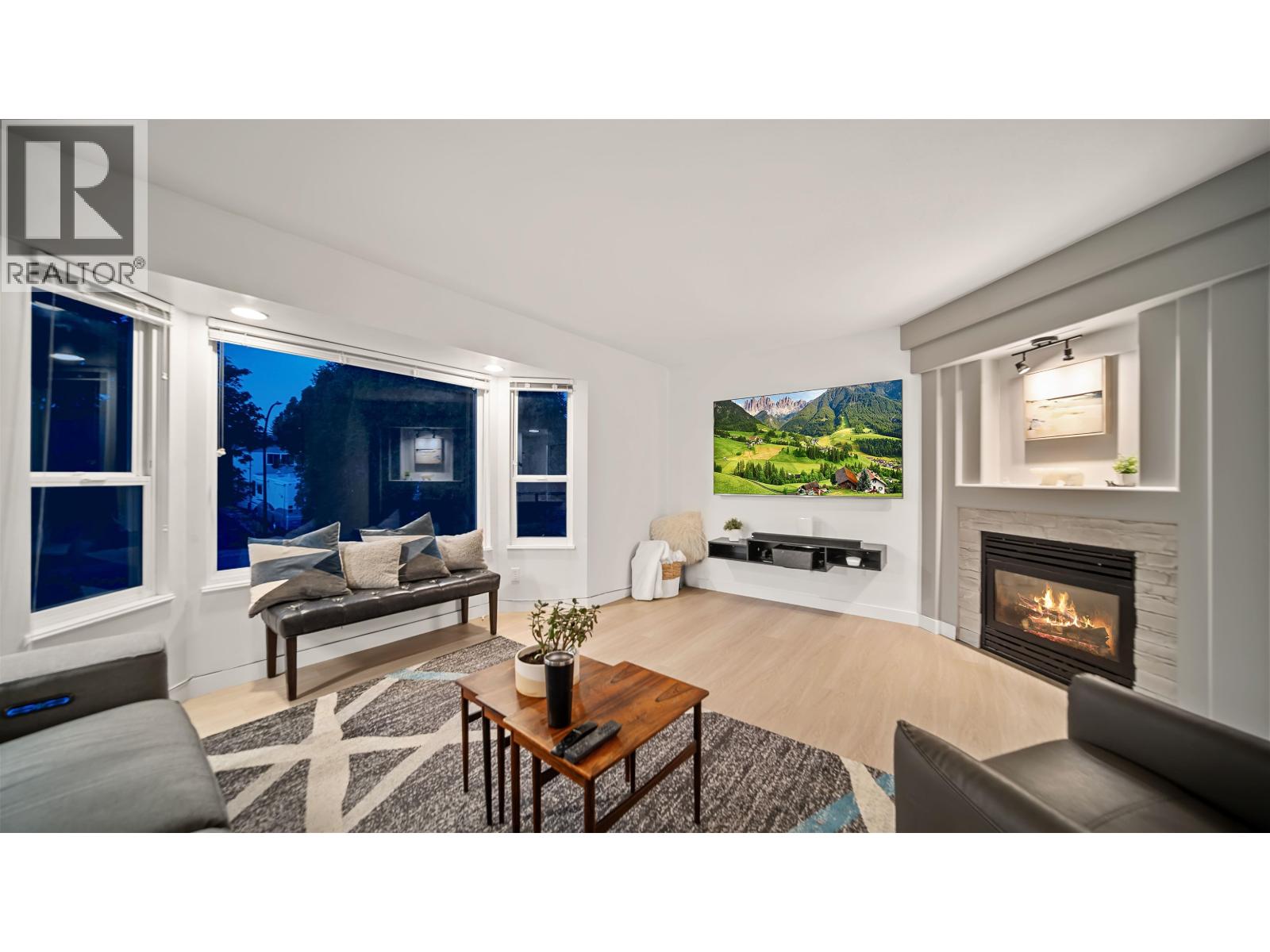 21124 Glenwood Avenue, Maple Ridge, British Columbia  V2X 8K5 - Photo 6 - R3058327