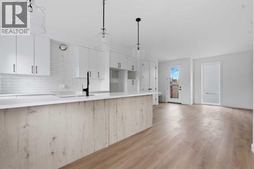 203, 212 32 Avenue Ne, Calgary, Alberta  T2E 2G7 - Photo 6 - A2266477