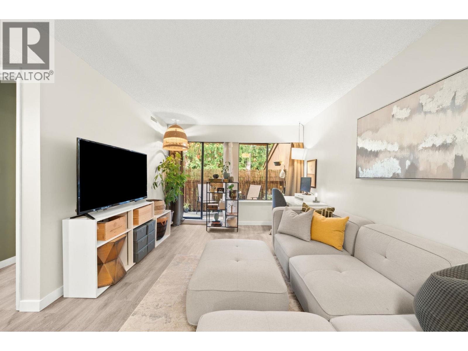 1884 Purcell Way, North Vancouver, British Columbia  V7J 3K3 - Photo 4 - R3062499