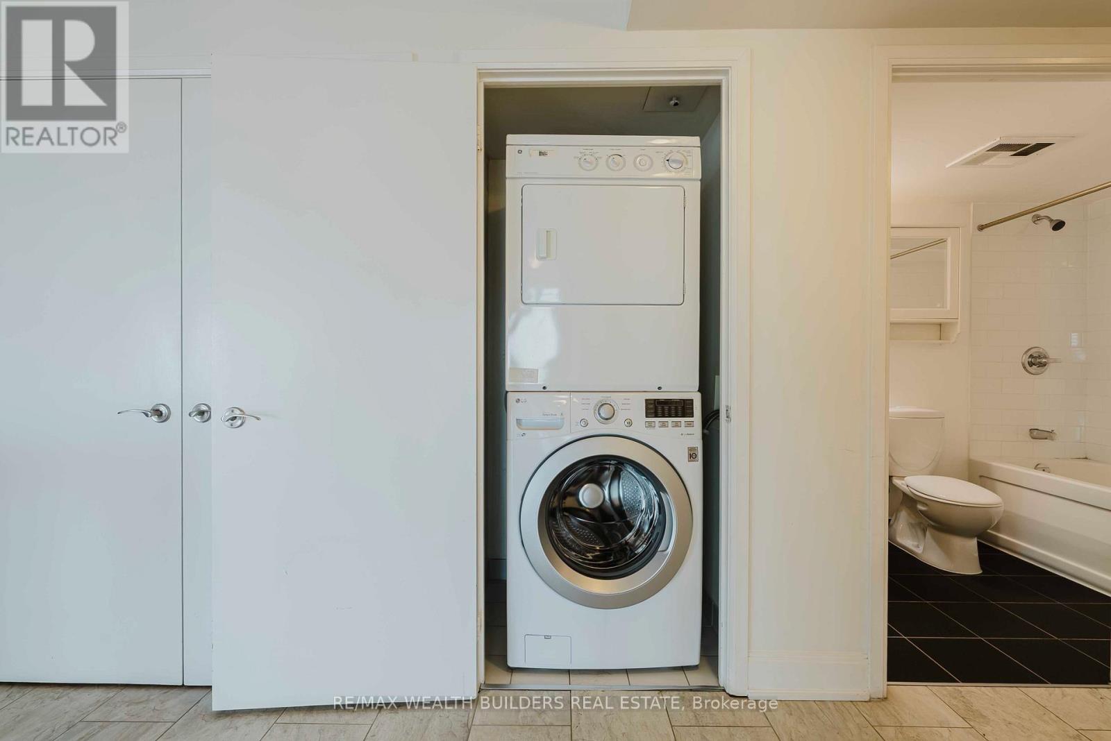 2702 - 2181 Yonge Street, Toronto, Ontario  M4S 3H7 - Photo 18 - C12398783