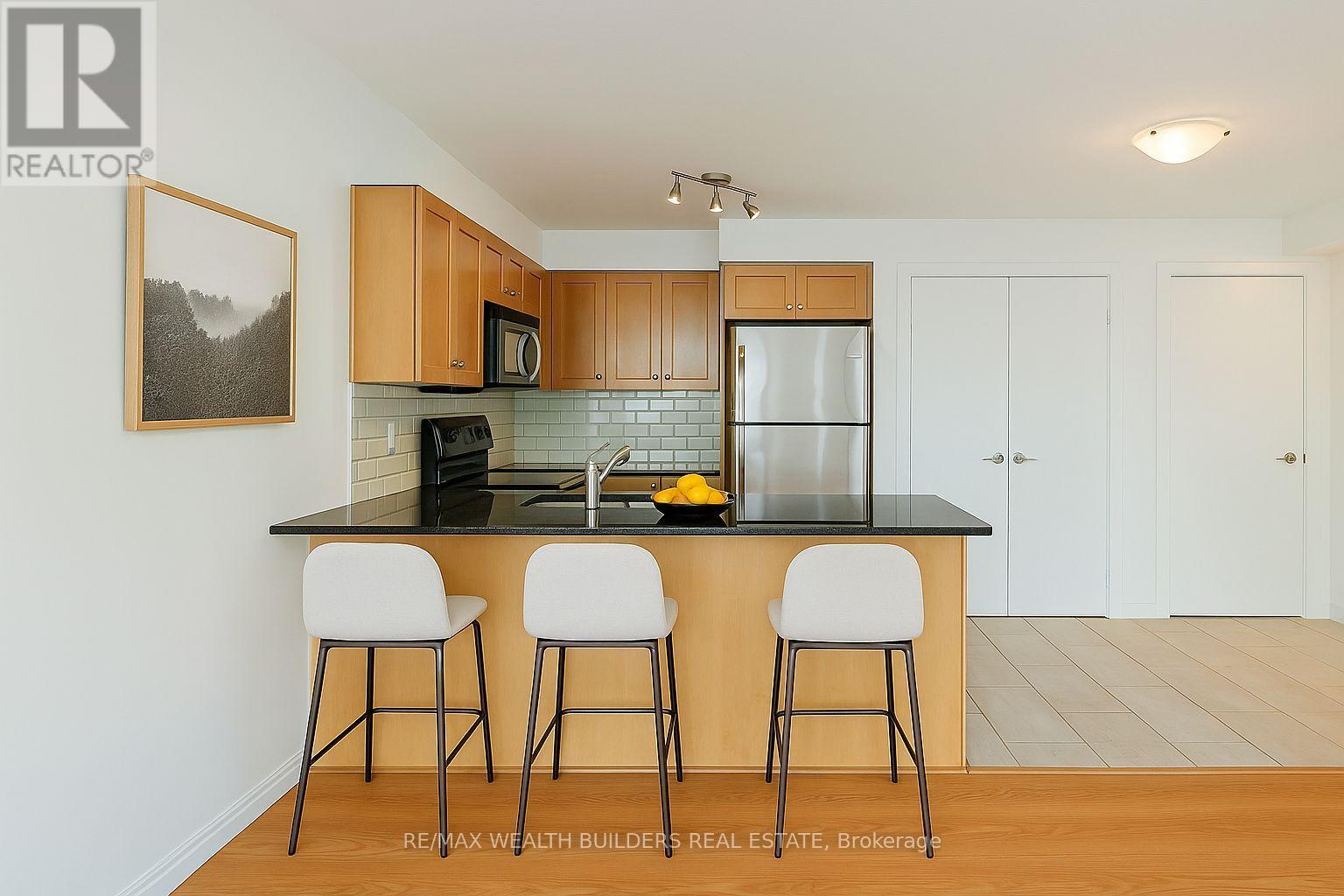 2702 - 2181 Yonge Street, Toronto, Ontario  M4S 3H7 - Photo 6 - C12398783