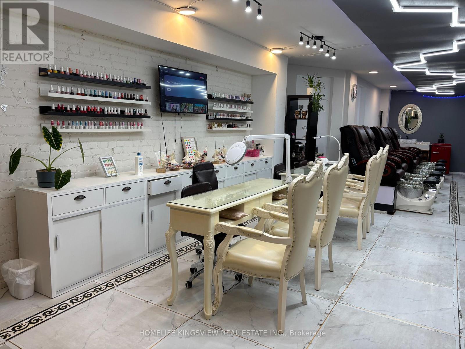 Main - 1116 College Street, Toronto, Ontario  M6H 1B6 - Photo 2 - C12486368