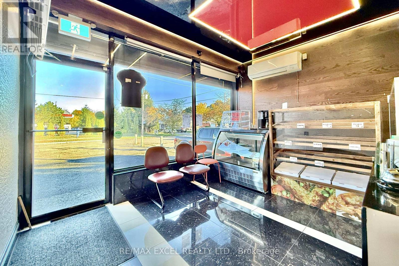 21 Transwell Avenue, Toronto, Ontario  M2R 2J7 - Photo 10 - C12486392