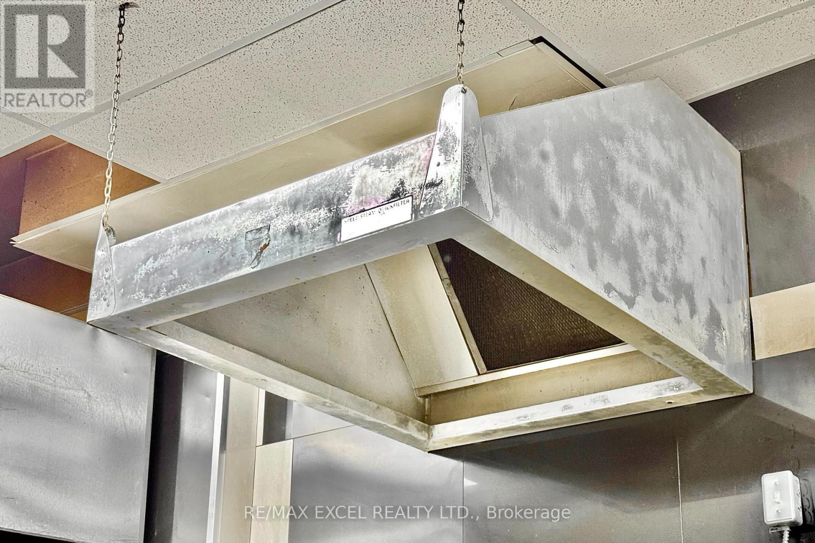 21 Transwell Avenue, Toronto, Ontario  M2R 2J7 - Photo 12 - C12486392