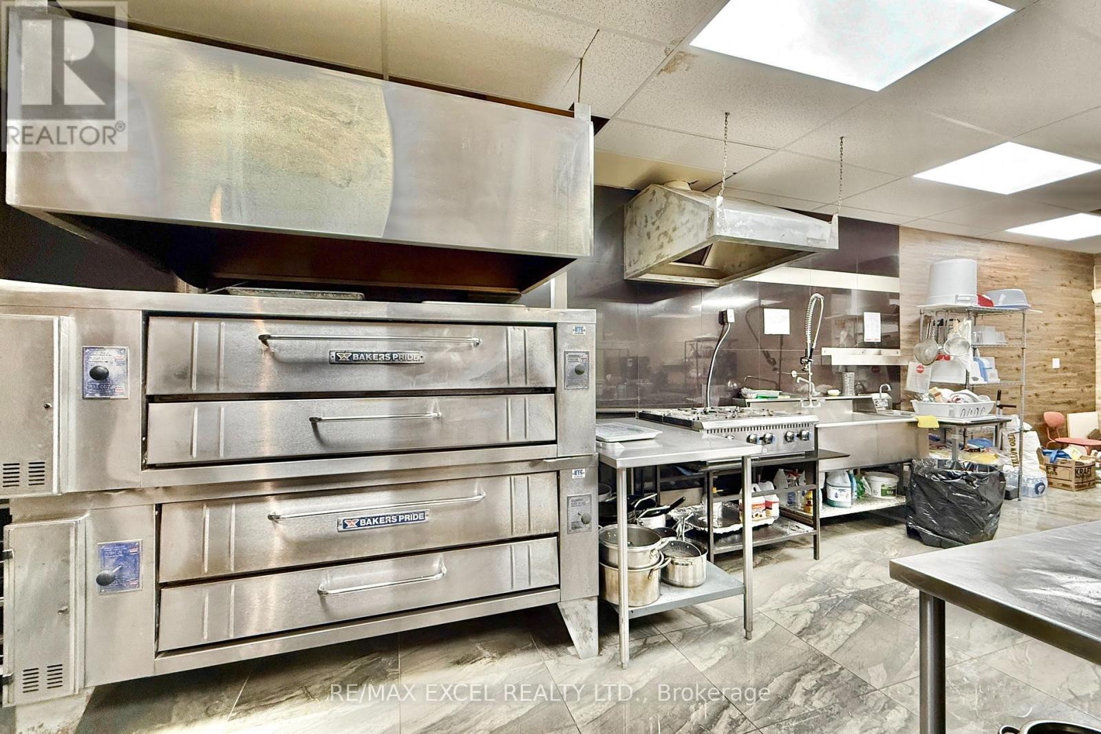 21 Transwell Avenue, Toronto, Ontario  M2R 2J7 - Photo 15 - C12486392