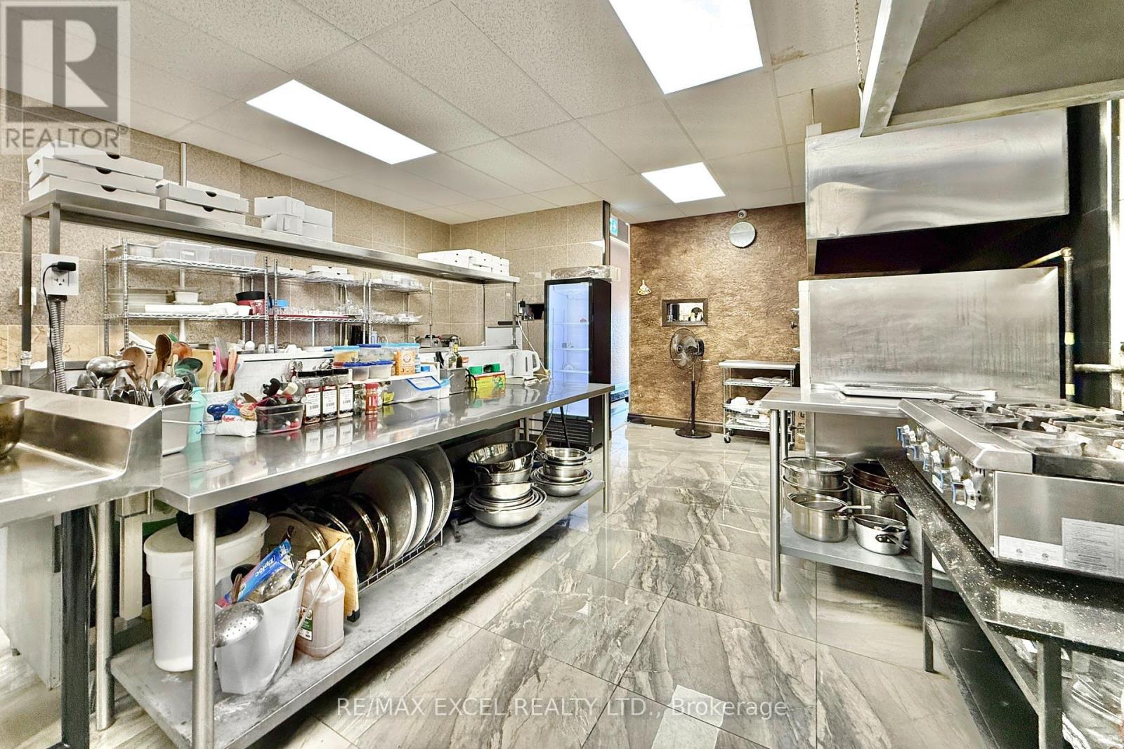 21 Transwell Avenue, Toronto, Ontario  M2R 2J7 - Photo 16 - C12486392