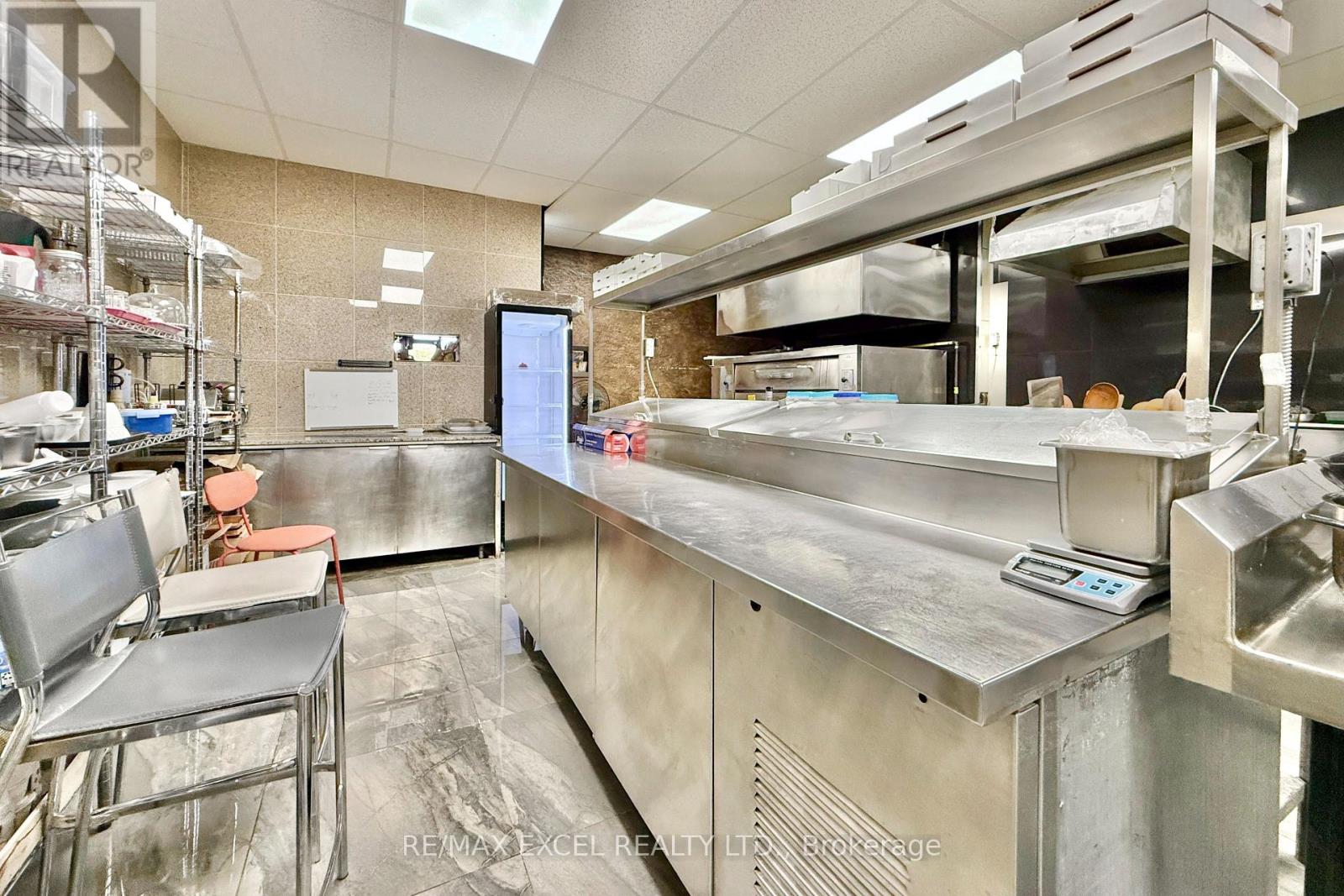 21 Transwell Avenue, Toronto, Ontario  M2R 2J7 - Photo 18 - C12486392