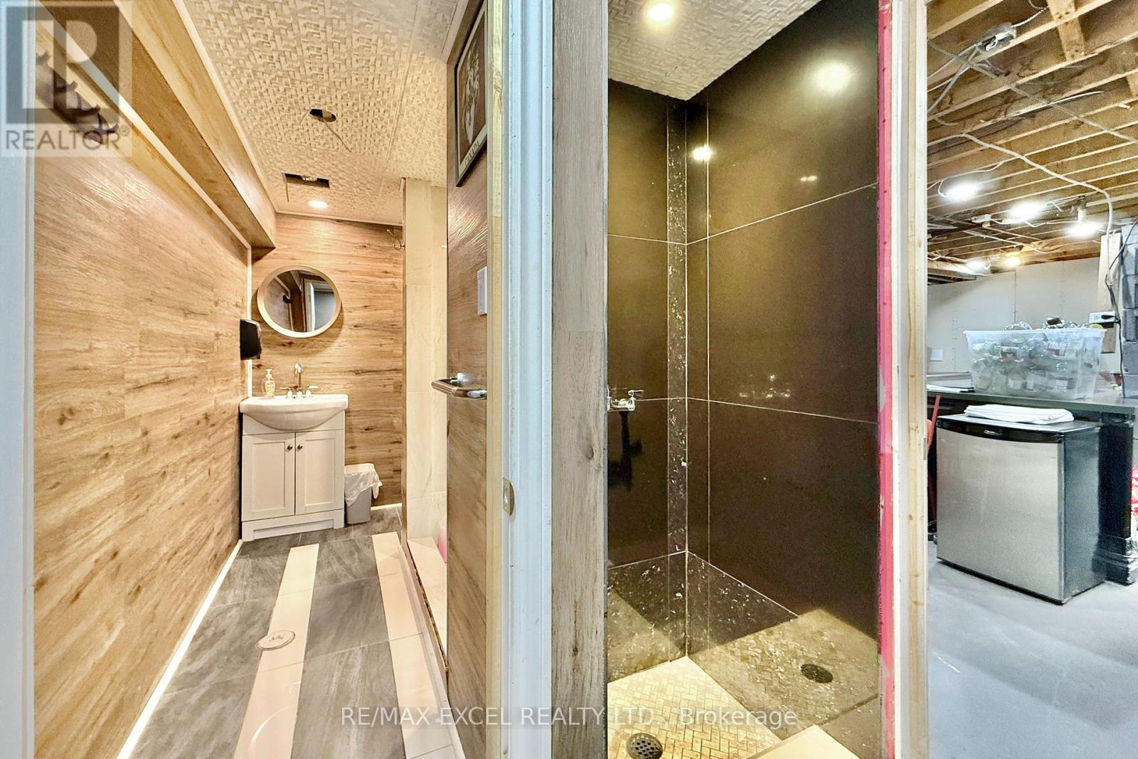 21 Transwell Avenue, Toronto, Ontario  M2R 2J7 - Photo 22 - C12486392