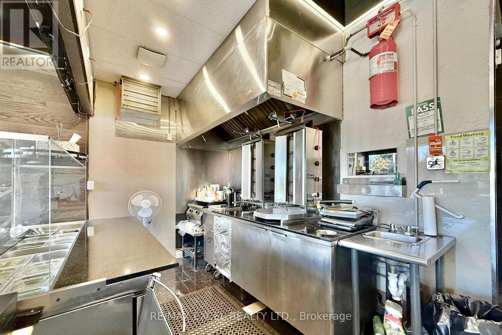 21 Transwell Avenue, Toronto, Ontario  M2R 2J7 - Photo 7 - C12486392