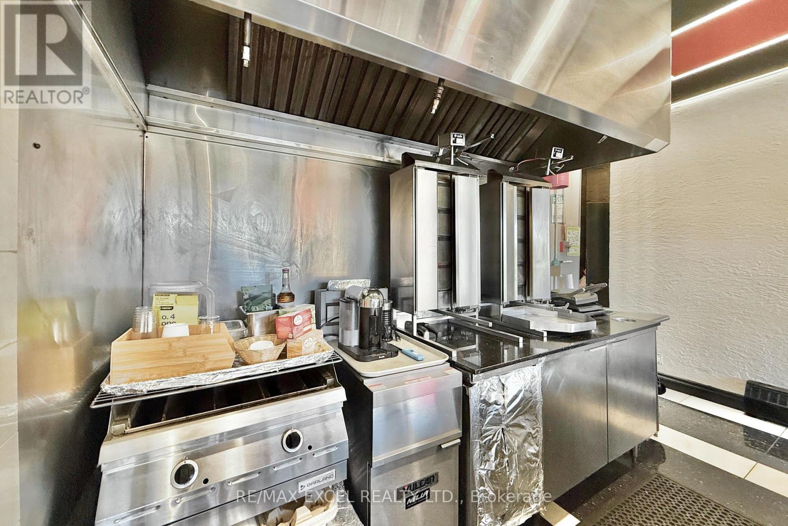 21 Transwell Avenue, Toronto, Ontario  M2R 2J7 - Photo 9 - C12486392