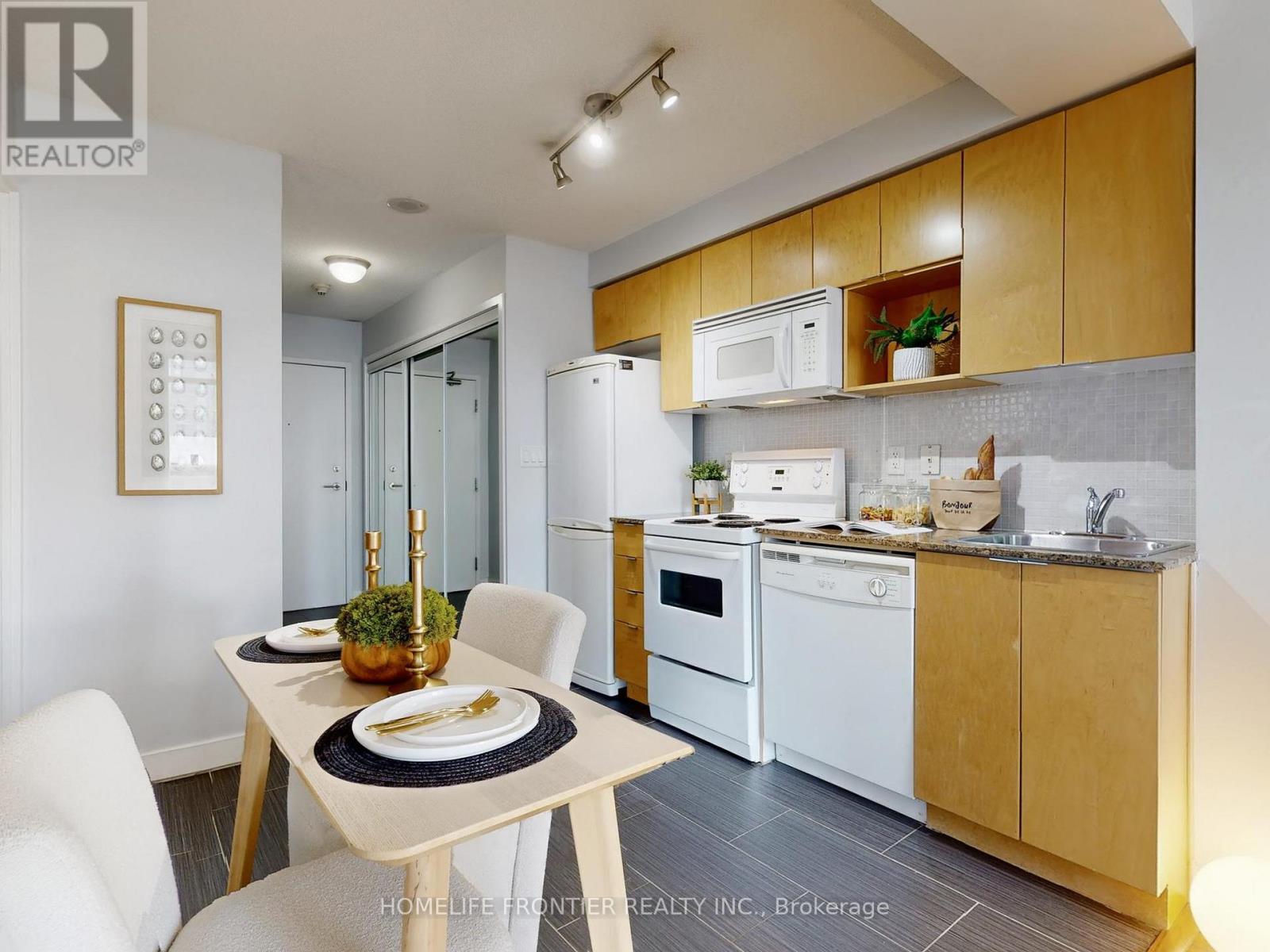 1109 - 15 Fort York Boulevard, Toronto, Ontario  M5V 3Y4 - Photo 11 - C12486404