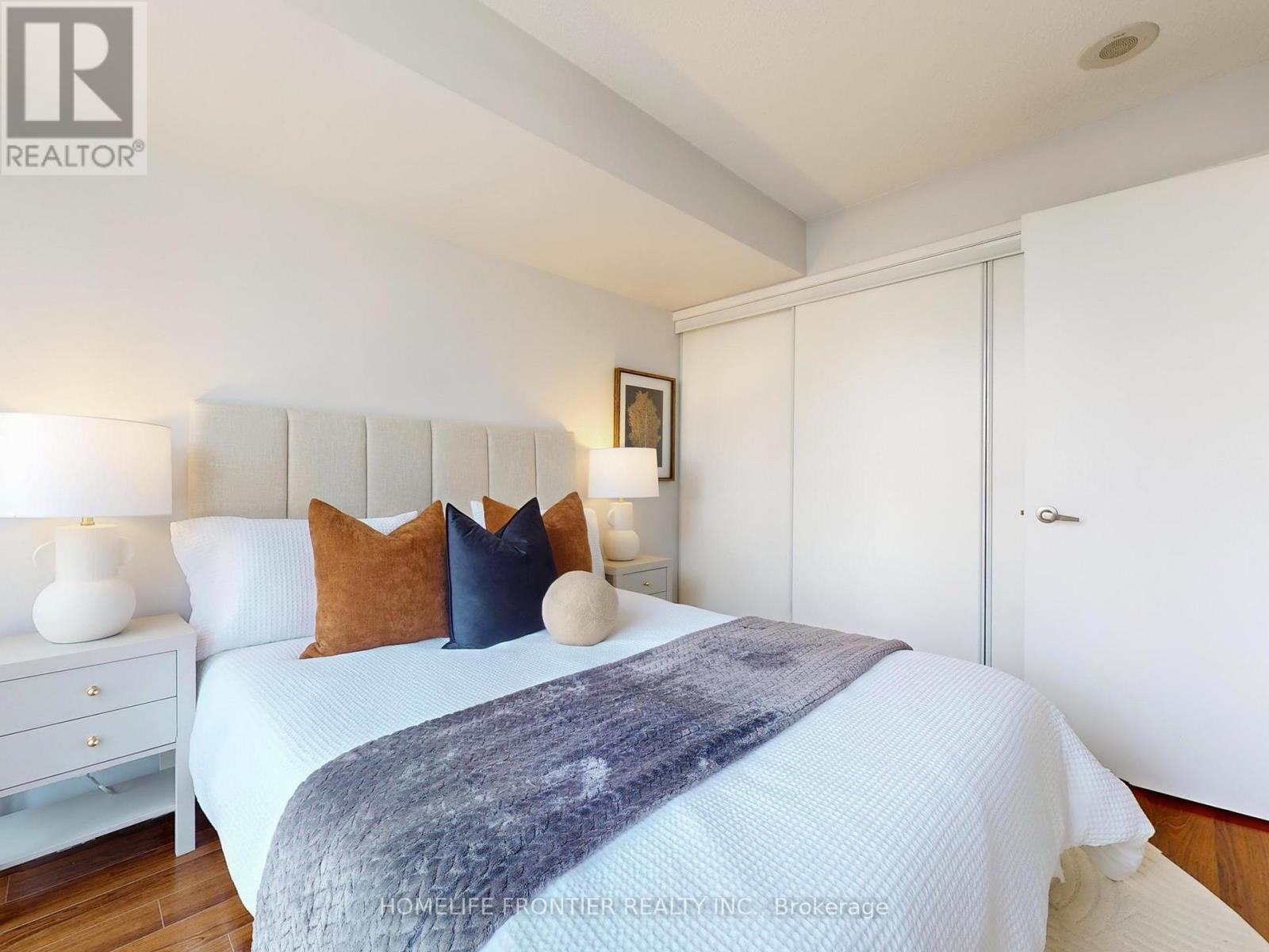 1109 - 15 Fort York Boulevard, Toronto, Ontario  M5V 3Y4 - Photo 14 - C12486404