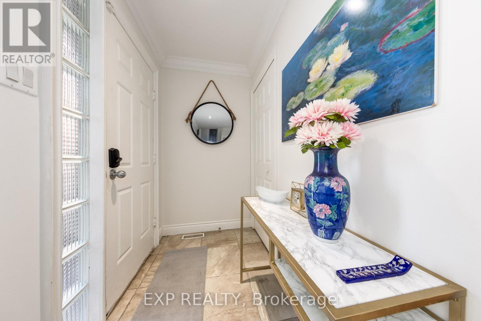 158 Millcroft Way, Vaughan, Ontario  L4J 6P6 - Photo 2 - N12461428