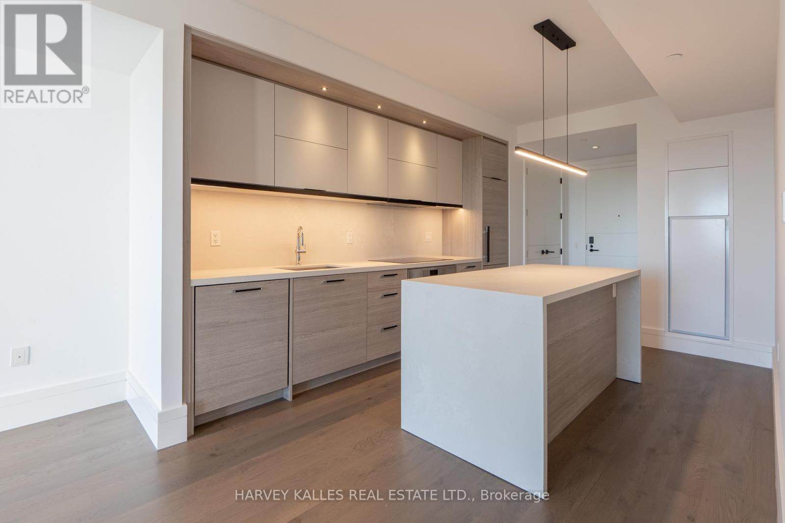 705 - 215 LONSDALE ROAD, Toronto, Ontario